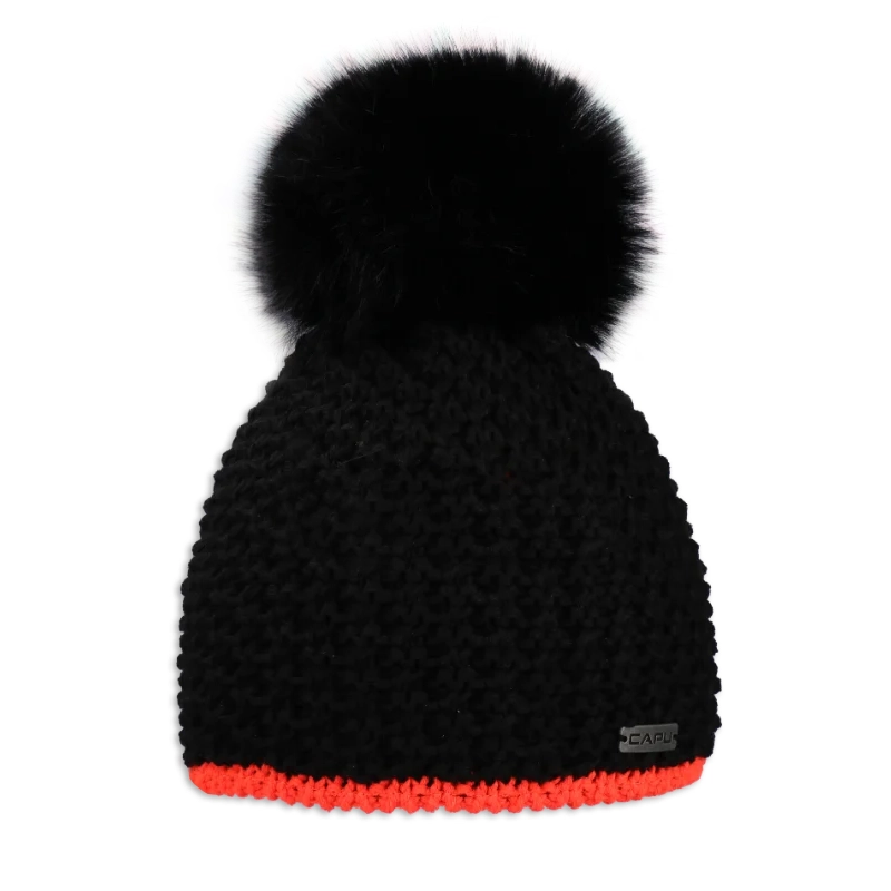 Dámská čepice s černou kožešinovou bambulí 