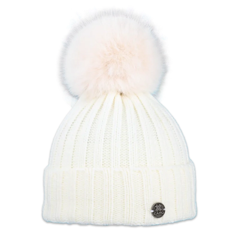 Dámská čepice s kožešinovou bambulí 