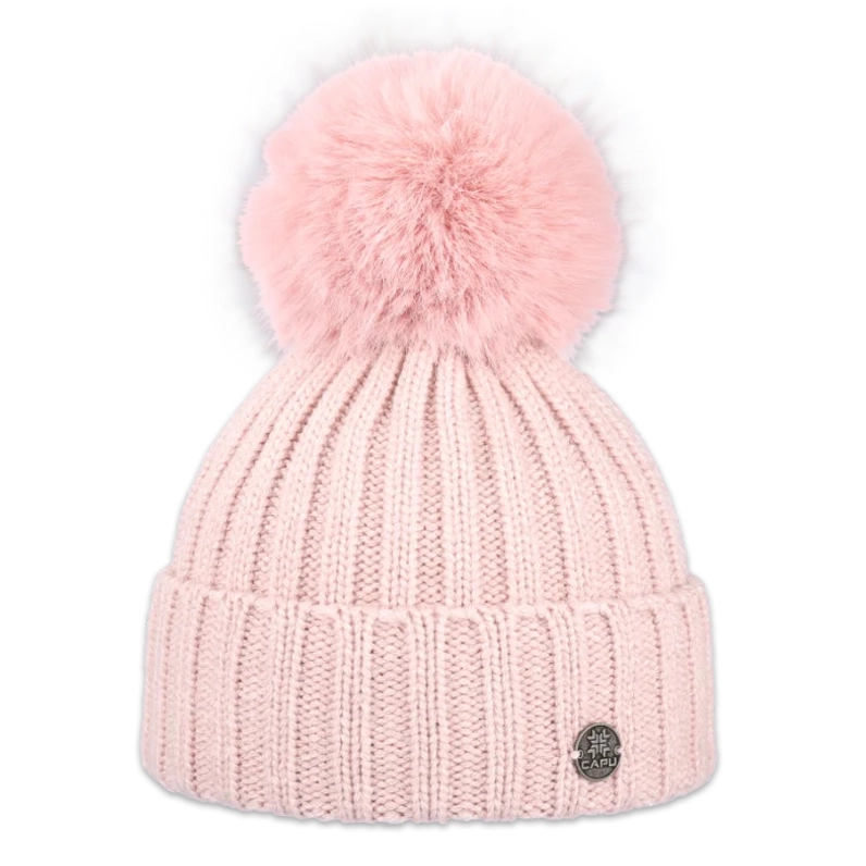 Dámská čepice s kožešinovou bambulí 