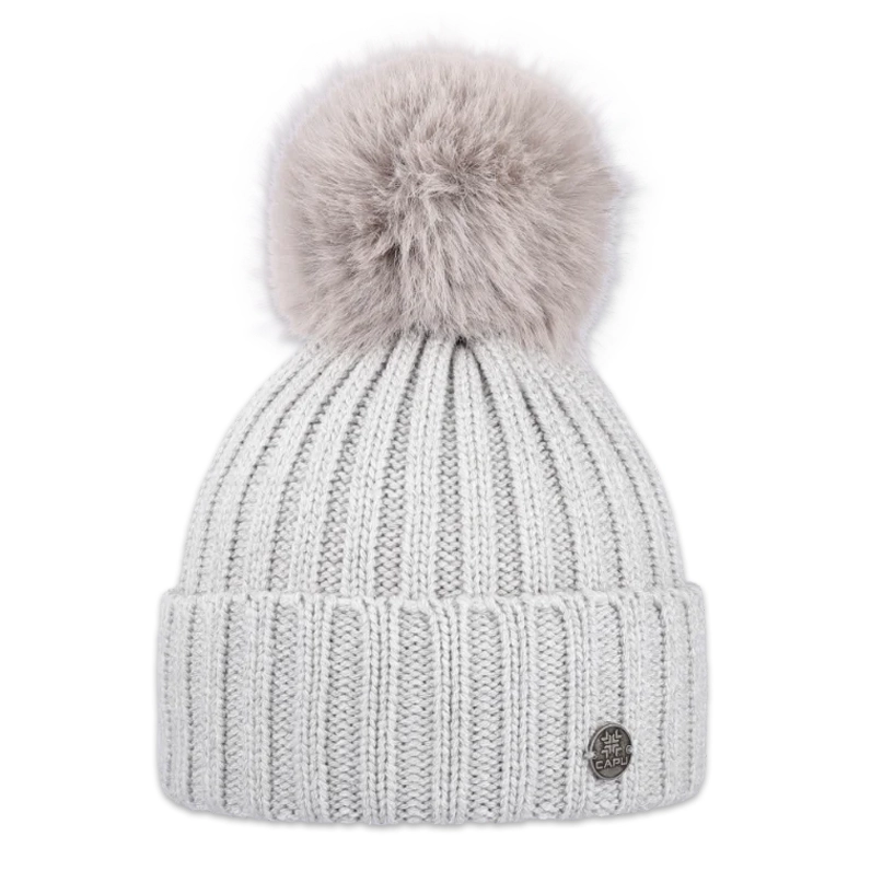 Dámská čepice s kožešinovou bambulí 