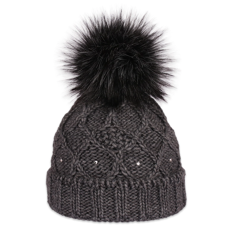 Dámská čepice s kožešinovou bambulí 