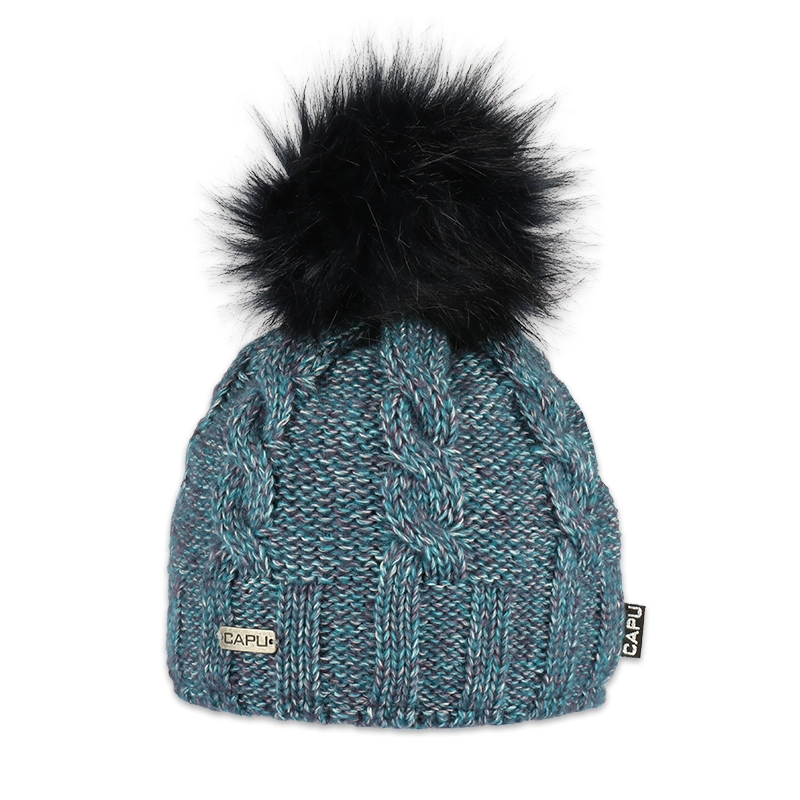 Dámská čepice s kožešinovou bambulí 
