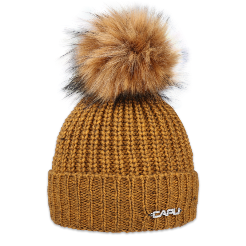 Dámská čepice s kožešinovou bambulí 