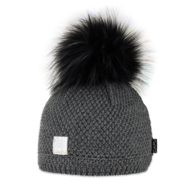 Dámská čepice s kožešinovou bambulí 