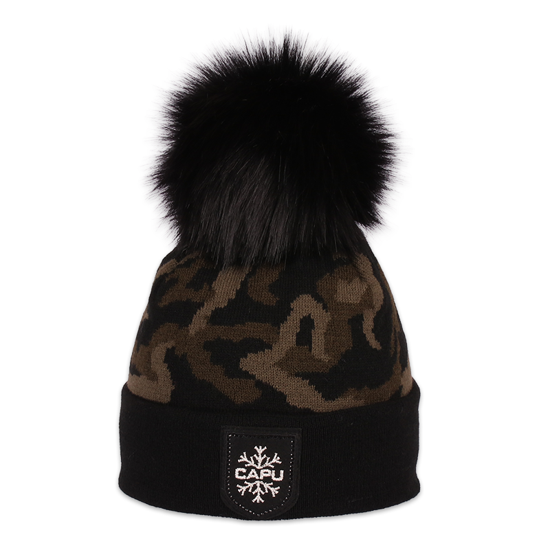 Dámská zimní čepice s kožešinovou bambulí 