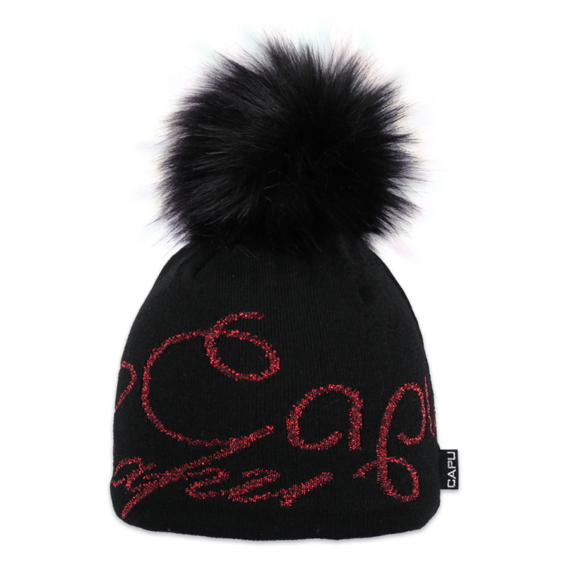 Dámská čepice s kožešinovou bambulí 