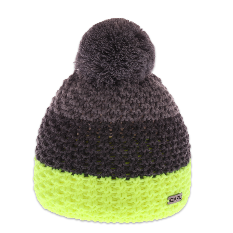 Dámská čepice s akrylovou bambulí 