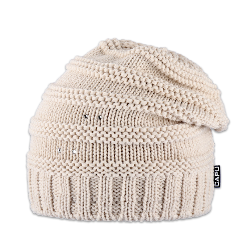 Dámská čepice přepadlá s kamínky