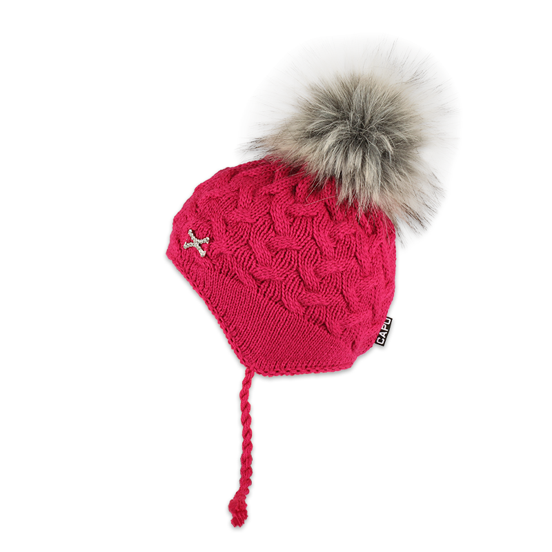 Dětská čepice s kožešinovou bambulí na uši