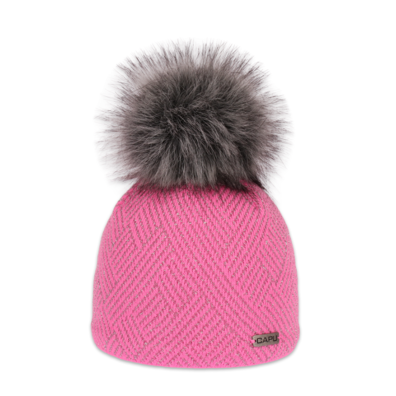 Dětská čepice s kožešinovou bambulí