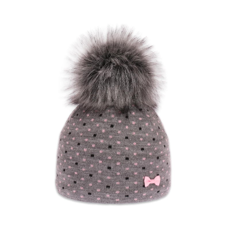 Dětská čepice s kožešinovou bambulí