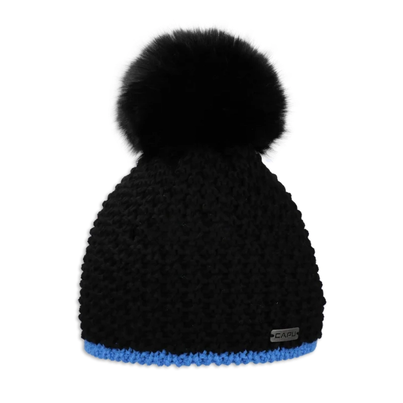 Dámská čepice s černou kožešinovou bambulí 