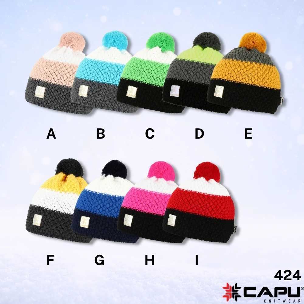 Dámská čepice s akrylovou bambulí 