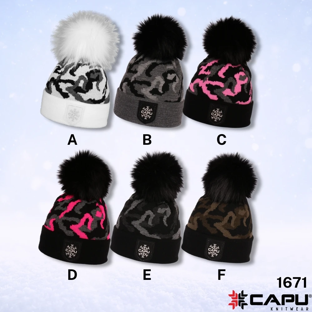 Dámská zimní čepice s kožešinovou bambulí 