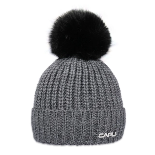 Dámská čepice s kožešinovou bambulí 