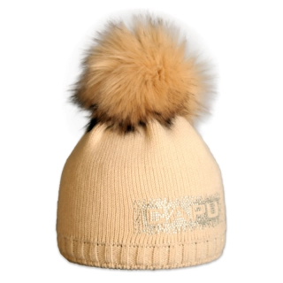 Dámská čepice s kožešinovou bambulí 