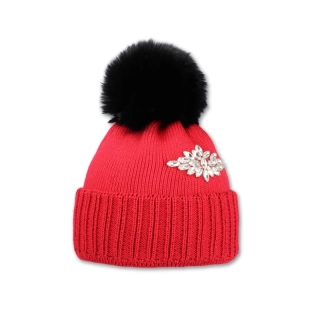 Dámská čepice s kožešinovou bambulí